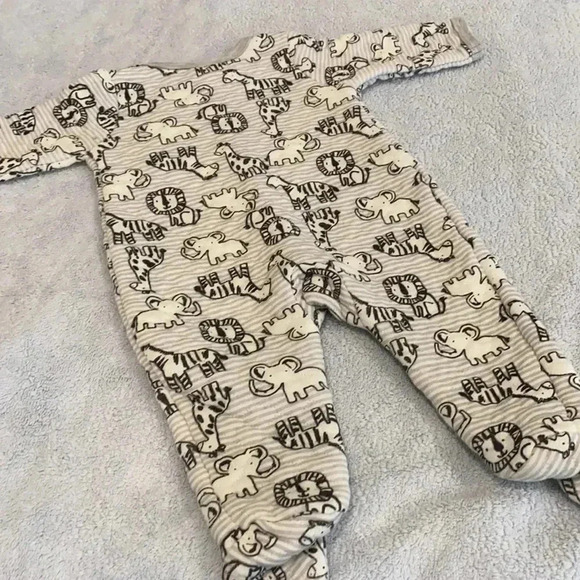 Little Beginnings pajamas - Picture 2 of 7